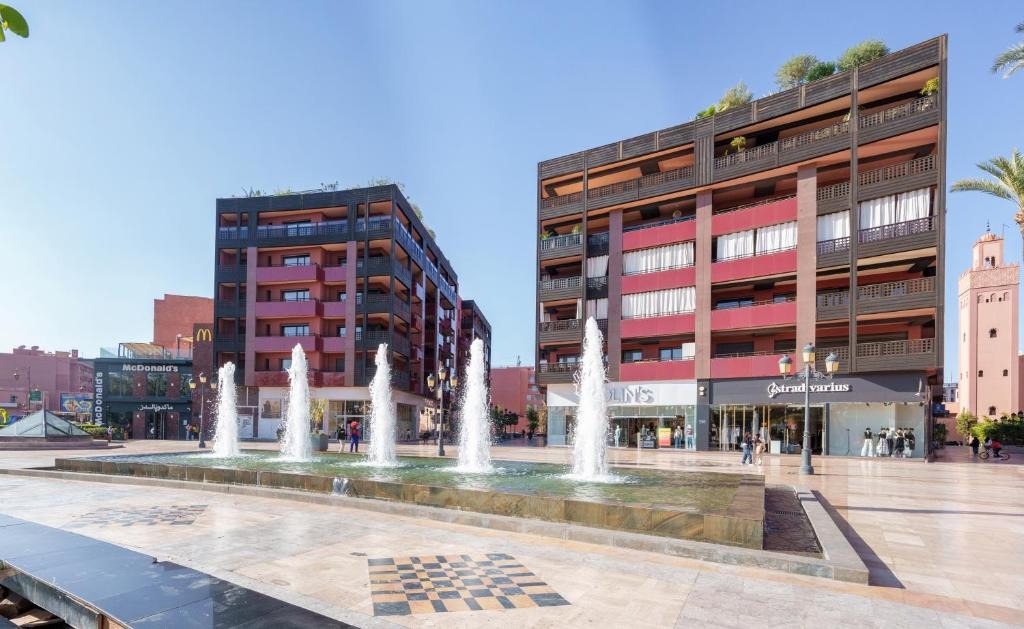 Prestige & Vue Panoramique – Somptueux Appartement à louer meublé de 129 m² avec terrasse au Cœur de Plazza- Guéliz 