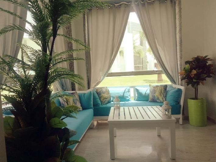 A louer un bel appartement  meublé avec  vue sur piscine et jardin d'une sup de 80 m² dans une résidence sécurisée et calme à Founty Agadir