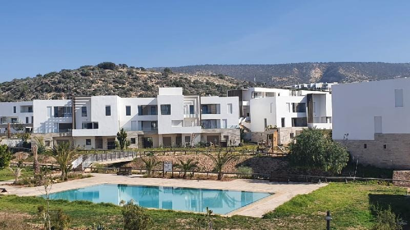 Un bel appartement à louer meublé, tout neuf, style moderne de 2 chambres avec terrasse vue sur mer situé à Tamourrit Taghazout Bay - Agadir