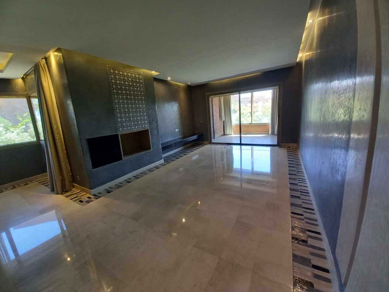Bel appartement à louer vide de 3ch avec terrasse vue sur jardin et golf au Prestigia