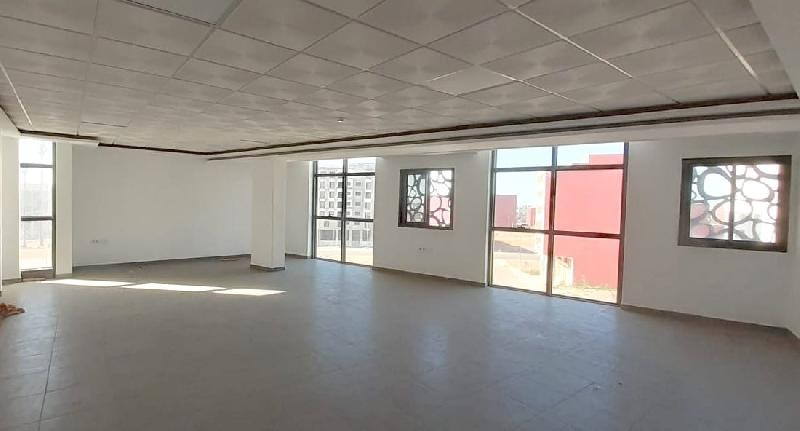 Plusieurs plateaux bureaux de 65 à 90  m² à louer à HAUT FOUNTY emplacement stratégique sur le grand boulevard